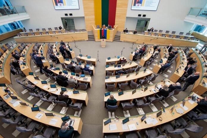 ਸੀਮਾਸ ਦੇ ਮੈਂਬਰ 2028 ਲਈ ਟੀਚਾ ਰੱਖਦੇ ਹਨ। ਵਿਗਿਆਨਕ ਪ੍ਰਾਪਤੀਆਂ ਅਤੇ ਤਿੰਨ ਇਤਿਹਾਸਕ ਸ਼ਖਸੀਅਤਾਂ ਦੇ ਸਾਲ ਵਿੱਚ ਘੋਸ਼ਣਾ ਕੀਤੀ ਗਈ Members of the SEAMS aim for 2028. Announced in the year of scientific achievements and three historical figures