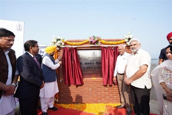 On the birth anniversary of Sri Guru Nanak Dev Ji, the Chief Minister dedicated the Shahpur Kandi Dam Project to the people.