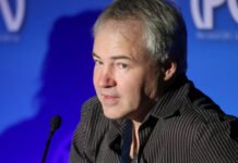 ਕਾਲ ਆਫ ਡਿਊਟੀ ਦੇ ਸਹਿ-ਨਿਰਮਾਤਾ ਵਿੰਸ ਜ਼ੈਂਪੇਲਾ ਦੀ ਕਾਰ ਹਾਦਸੇ ਵਿੱਚ 55 ਸਾਲ ਦੀ ਉਮਰ ਵਿੱਚ ਮੌਤ ਹੋ ਗਈ ਕਾਲ ਆਫ ਡਿਊਟੀ ਦੇ ਸਹਿ-ਨਿਰਮਾਤਾ ਵਿੰਸ ਜ਼ੈਂਪੇਲਾ ਦੀ ਕਾਰ ਹਾਦਸੇ ਵਿੱਚ 55 ਸਾਲ ਦੀ ਉਮਰ ਵਿੱਚ ਮੌਤ ਹੋ ਗਈ