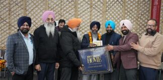 ਫੋਟੋ ਸਿਨੇਮਾ ਅਫਸਰ ਅਰਵਿੰਦਰ ਸਿੰਘ ਪੀਆਰ ਵਿਭਾਗ ਵਿੱਚ 32 ਸਾਲਾਂ ਦੀ ਸੇਵਾ ਤੋਂ ਬਾਅਦ ਸੇਵਾਮੁਕਤ ਹੋਏ। ਫੋਟੋ ਸਿਨੇਮਾ ਅਫਸਰ ਅਰਵਿੰਦਰ ਸਿੰਘ ਪੀਆਰ ਵਿਭਾਗ ਵਿੱਚ 32 ਸਾਲਾਂ ਦੀ ਸੇਵਾ ਤੋਂ ਬਾਅਦ ਸੇਵਾਮੁਕਤ ਹੋਏ।