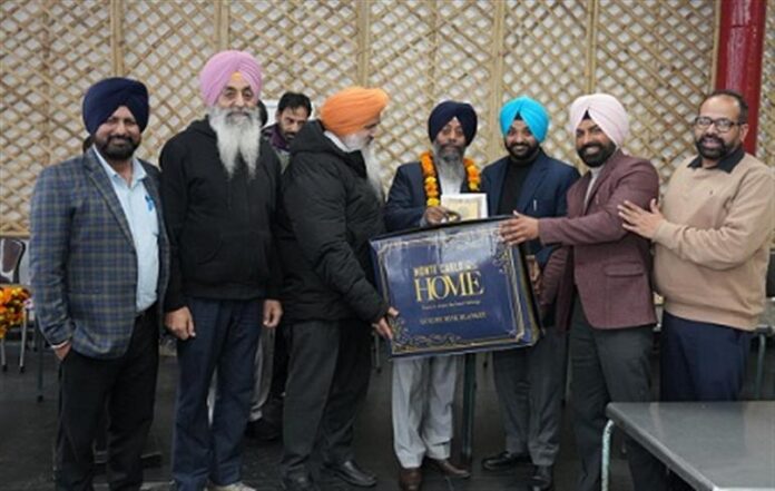 ਫੋਟੋ ਸਿਨੇਮਾ ਅਫਸਰ ਅਰਵਿੰਦਰ ਸਿੰਘ ਪੀਆਰ ਵਿਭਾਗ ਵਿੱਚ 32 ਸਾਲਾਂ ਦੀ ਸੇਵਾ ਤੋਂ ਬਾਅਦ ਸੇਵਾਮੁਕਤ ਹੋਏ। ਫੋਟੋ ਸਿਨੇਮਾ ਅਫਸਰ ਅਰਵਿੰਦਰ ਸਿੰਘ ਪੀਆਰ ਵਿਭਾਗ ਵਿੱਚ 32 ਸਾਲਾਂ ਦੀ ਸੇਵਾ ਤੋਂ ਬਾਅਦ ਸੇਵਾਮੁਕਤ ਹੋਏ।