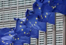 ਯੂਐਸ ਨੇ ਈਯੂ ਤਕਨੀਕੀ ਨਿਯਮਾਂ ਨੂੰ ਲੈ ਕੇ ਵਿਵਾਦ ਦੇ ਵਿਚਕਾਰ ਯੂਰਪੀਅਨ ਸੇਵਾਵਾਂ ‘ਤੇ ਫੀਸਾਂ ਜਾਂ ਪਾਬੰਦੀਆਂ ਦੀ ਚੇਤਾਵਨੀ ਦਿੱਤੀ ਹੈ ਯੂਐਸ ਨੇ ਈਯੂ ਤਕਨੀਕੀ ਨਿਯਮਾਂ ਨੂੰ ਲੈ ਕੇ ਵਿਵਾਦ ਦੇ ਵਿਚਕਾਰ ਯੂਰਪੀਅਨ ਸੇਵਾਵਾਂ 'ਤੇ ਫੀਸਾਂ ਜਾਂ ਪਾਬੰਦੀਆਂ ਦੀ ਚੇਤਾਵਨੀ ਦਿੱਤੀ ਹੈ