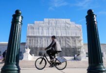 ਸੁਪਰੀਮ ਕੋਰਟ ਨੇ ਸ਼ਿਕਾਗੋ ‘ਚ ਟਰੰਪ ਦੀ ਨੈਸ਼ਨਲ ਗਾਰਡ ਦੀ ਤਾਇਨਾਤੀ ‘ਤੇ ਰੋਕ ਲਗਾ ਦਿੱਤੀ ਹੈ ਸੁਪਰੀਮ ਕੋਰਟ ਨੇ ਸ਼ਿਕਾਗੋ 'ਚ ਟਰੰਪ ਦੀ ਨੈਸ਼ਨਲ ਗਾਰਡ ਦੀ ਤਾਇਨਾਤੀ 'ਤੇ ਰੋਕ ਲਗਾ ਦਿੱਤੀ ਹੈ