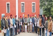 ਬੈਂਸ ਨੇ ਪੀਐਸਈਬੀ ਦੇ 21 ਠੇਕਾ ਮੁਲਾਜ਼ਮਾਂ ਨੂੰ ਰੈਗੂਲਰਾਈਜ਼ੇਸ਼ਨ ਸਰਟੀਫਿਕੇਟ ਸੌਂਪੇ ਬੈਂਸ ਨੇ ਪੀਐਸਈਬੀ ਦੇ 21 ਠੇਕਾ ਮੁਲਾਜ਼ਮਾਂ ਨੂੰ ਰੈਗੂਲਰਾਈਜ਼ੇਸ਼ਨ ਸਰਟੀਫਿਕੇਟ ਸੌਂਪੇ