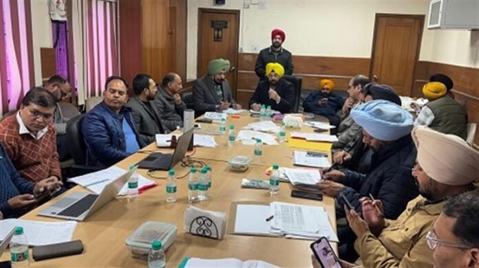 ਹਰਭਜਨ ਈਟੀਓ ਨੇ ਰਾਜ ਦੇ ਸੜਕੀ ਬੁਨਿਆਦੀ ਢਾਂਚੇ ਨੂੰ ਮਜ਼ਬੂਤ ਕਰਨ ਲਈ ਪੀਡਬਲਯੂਡੀ ਦੇ ਕੰਮਾਂ ਦੀ ਸਮੀਖਿਆ ਕੀਤੀ ਹਰਭਜਨ ਈਟੀਓ ਨੇ ਰਾਜ ਦੇ ਸੜਕੀ ਬੁਨਿਆਦੀ ਢਾਂਚੇ ਨੂੰ ਮਜ਼ਬੂਤ ਕਰਨ ਲਈ ਪੀਡਬਲਯੂਡੀ ਦੇ ਕੰਮਾਂ ਦੀ ਸਮੀਖਿਆ ਕੀਤੀ