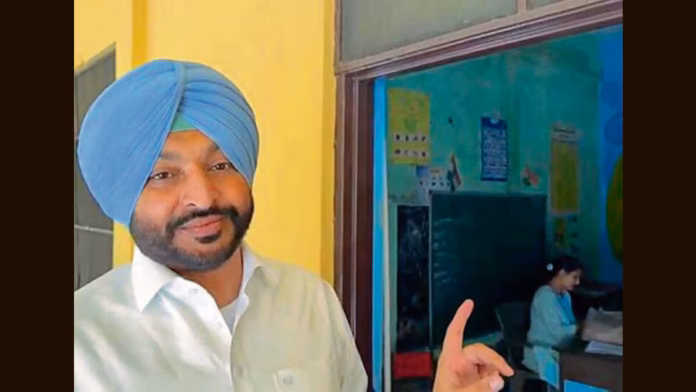 ਲੁਧਿਆਣਾ ਦੇ 2 ਸਰਕਾਰੀ ਸਕੂਲਾਂ ਦਾ ਮੁਆਇਨਾ ਕਰਨ ਤੋਂ ਬਾਅਦ ਬਿੱਟੂ ਨੇ 'ਅਧਿਆਪਕਾਂ ਦੀ ਘਾਟ' ਨੂੰ ਹਰੀ ਝੰਡੀ ਲੁਧਿਆਣਾ ਦੇ 2 ਸਰਕਾਰੀ ਸਕੂਲਾਂ ਦਾ ਮੁਆਇਨਾ ਕਰਨ ਤੋਂ ਬਾਅਦ ਬਿੱਟੂ ਨੇ 'ਅਧਿਆਪਕਾਂ ਦੀ ਘਾਟ' ਨੂੰ ਹਰੀ ਝੰਡੀ