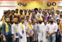 ਪੰਜਾਬ ਸਿਆਸਤ ‘ਚ ਹਲਚਲ ਤੇਜ਼, ਸੀਨੀਅਰ ਆਗੂਆਂ ਸਣੇ ‘ਆਪ’ ‘ਚ ਸ਼ਾਮਲ ਹੋਏ ਕਈ ਨੌਜਵਾਨ, ਤਸਵੀਰਾਂ ਹੋਈਆਂ ਵਾਇਰਲ… ਪੰਜਾਬ ਸਿਆਸਤ ‘ਚ ਹਲਚਲ ਤੇਜ਼, ਸੀਨੀਅਰ ਆਗੂਆਂ ਸਣੇ ‘ਆਪ’ ‘ਚ ਸ਼ਾਮਲ ਹੋਏ ਕਈ ਨੌਜਵਾਨ, ਤਸਵੀਰਾਂ ਹੋਈਆਂ ਵਾਇਰਲ...