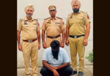 ਪੁਲਿਸ ਵਿੱਚ ਨੌਕਰੀ ਦਾ ਝਾਂਸਾ ਦੇ ਕੇ 10 ਲੱਖ ਦੀ ਠੱਗੀ ਮਾਰਨ ਵਾਲਾ ਵਿਅਕਤੀ ਕਾਬੂ ਪੁਲਿਸ ਵਿੱਚ ਨੌਕਰੀ ਦਾ ਝਾਂਸਾ ਦੇ ਕੇ 10 ਲੱਖ ਦੀ ਠੱਗੀ ਮਾਰਨ ਵਾਲਾ ਵਿਅਕਤੀ ਕਾਬੂ