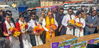 ਲੱਦਾਖ ਦੇ ਫੁੱਲ ਰਾਸ਼ਟਰੀ ਹੋ ਗਏ: 15,000 ਸਟੈਮ ਲਿਲੀਅਮ ਦੀ ਪਹਿਲੀ ਖੇਪ ਲੇਹ ਤੋਂ ਰਵਾਨਾ ਲੱਦਾਖ ਦੇ ਫੁੱਲ ਰਾਸ਼ਟਰੀ ਹੋ ਗਏ: 15,000 ਸਟੈਮ ਲਿਲੀਅਮ ਦੀ ਪਹਿਲੀ ਖੇਪ ਲੇਹ ਤੋਂ ਰਵਾਨਾ
