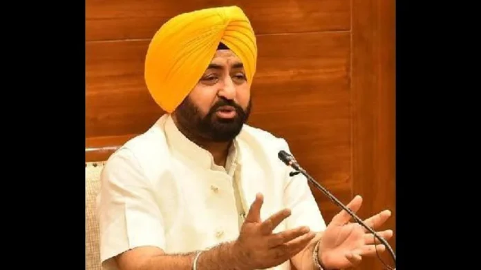 ਪੰਜਾਬ ਦੇ ਮੰਤਰੀ ਮੁੰਡੀਅਨ ਨੇ ਦਾਅਵਾ ਕੀਤਾ ਹੈ ਕਿ ਈਡੀ ਨੇ ਉਸ ਨੂੰ 'ਆਪ' ਛੱਡਣ ਲਈ ਮਜ਼ਬੂਰ ਕਰਨ ਲਈ ਦਬਾਅ ਦੀ ਰਣਨੀਤੀ ਬਣਾਈ ਹੈ ਪੰਜਾਬ ਦੇ ਮੰਤਰੀ ਮੁੰਡੀਅਨ ਨੇ ਦਾਅਵਾ ਕੀਤਾ ਹੈ ਕਿ ਈਡੀ ਨੇ ਉਸ ਨੂੰ 'ਆਪ' ਛੱਡਣ ਲਈ ਮਜ਼ਬੂਰ ਕਰਨ ਲਈ ਦਬਾਅ ਦੀ ਰਣਨੀਤੀ ਬਣਾਈ ਹੈ