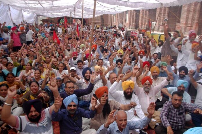 ਪੰਜਾਬ ਦੇ ਸਰਕਾਰੀ ਮੁਲਾਜ਼ਮ ਡੀਏ, ਡੀਆਰ ਬਾਰੇ ਸੁਪਰੀਮ ਕੋਰਟ ਦੇ ਫੈਸਲੇ ਦਾ ਇੰਤਜ਼ਾਰ ਕਰ ਰਹੇ ਹਨ, ਅੰਦੋਲਨ ਤੇਜ਼