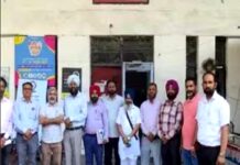 ਪੰਜਾਬ ਦੇ ਅਧਿਆਪਕ 21 ਤੇ 22 ਅਕਤੂਬਰ ਨੂੰ ਲੈਣਗੇ ਸਮੂਹਿਕ ਛੁੱਟੀ, ਸਰਕਾਰੀ ਸਕੂਲਾਂ ‘ਚ ਪੜ੍ਹਾਈ ਹੋ ਸਕਦੀ ਹੈ ਪੰਜਾਬ ਦੇ ਅਧਿਆਪਕ 21 ਤੇ 22 ਅਕਤੂਬਰ ਨੂੰ ਲੈਣਗੇ ਸਮੂਹਿਕ ਛੁੱਟੀ, ਸਰਕਾਰੀ ਸਕੂਲਾਂ 'ਚ ਪੜ੍ਹਾਈ ਹੋ ਸਕਦੀ ਹੈ