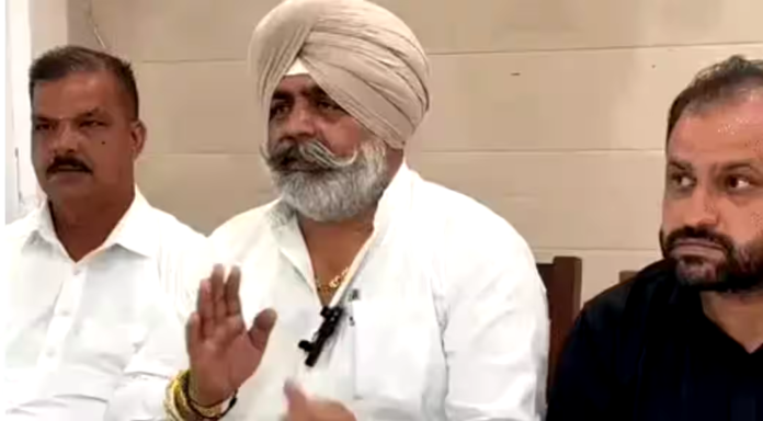 ਪੰਜਾਬ 'ਚ ਸਿਆਸੀ ਧਮਾਕਾ, ਚੋਣਾਂ ਤੋਂ ਪਹਿਲਾਂ ਅਕਾਲੀ ਦਲ ਨੂੰ ਵੱਡਾ ਝਟਕਾ, ਬੀਸੀ ਵਿੰਗ ਦੇ ਜ਼ਿਲ੍ਹਾ ਪ੍ਰਧਾਨ ਨੇ ਪੰਜਾਬ 'ਚ ਸਿਆਸੀ ਧਮਾਕਾ, ਚੋਣਾਂ ਤੋਂ ਪਹਿਲਾਂ ਅਕਾਲੀ ਦਲ ਨੂੰ ਵੱਡਾ ਝਟਕਾ, ਬੀਸੀ ਵਿੰਗ ਦੇ ਜ਼ਿਲ੍ਹਾ ਪ੍ਰਧਾਨ ਨੇ